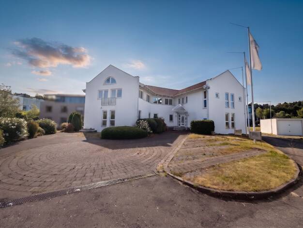 Bürogebäude zur Miete 9,10 € 8 Zimmer 355 m² Bürofläche Tettnang 88069