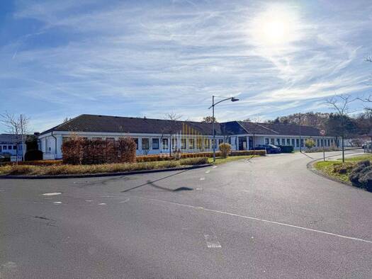 Bürogebäude zum Kauf als Kapitalanlage geeignet 1.250.000 € 22 Zimmer 846 m² 4.088 m² Grundstück Messerschmittstraße 10 Bitburg Bitburg 54634