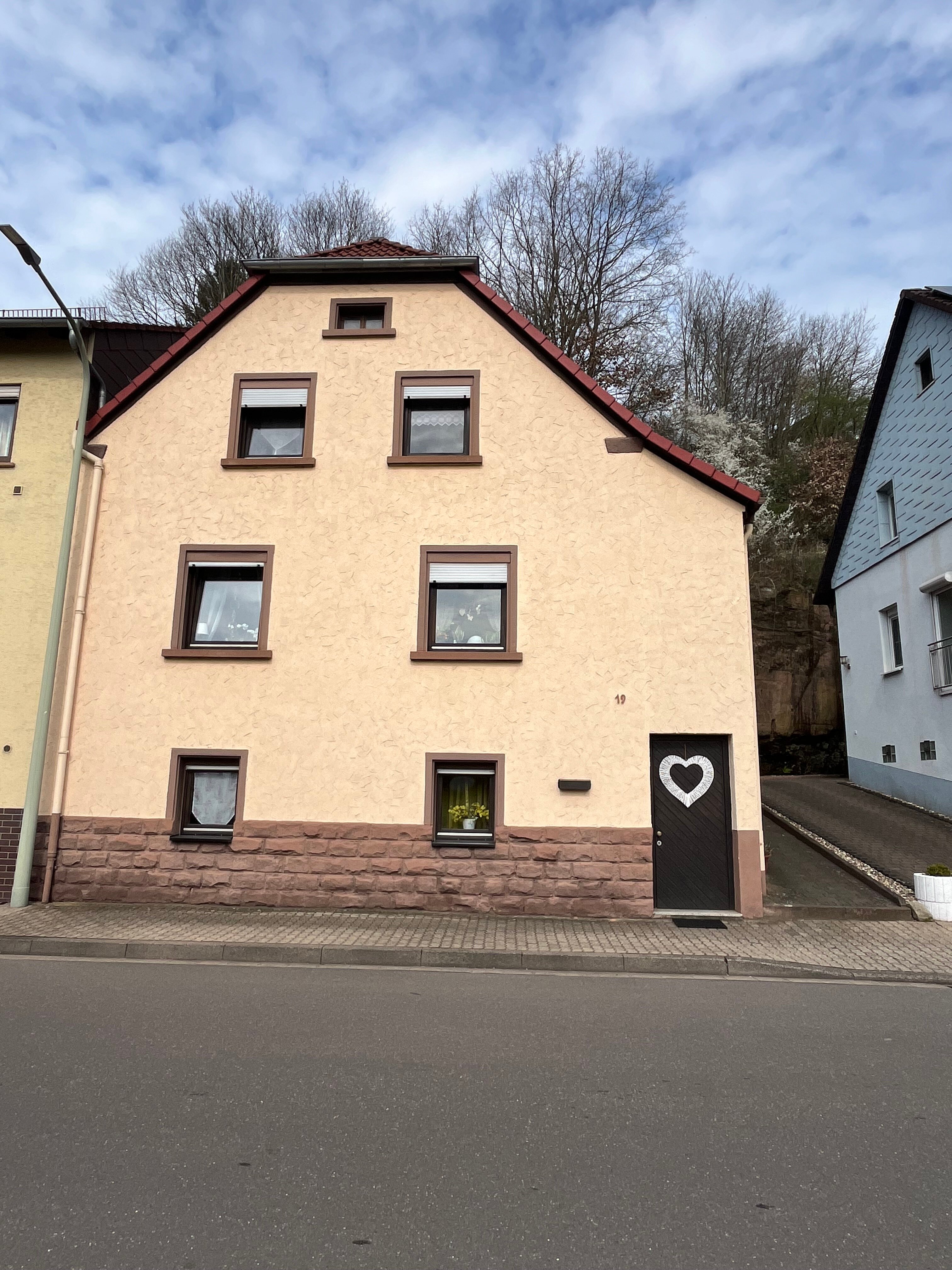 Mehrfamilienhaus zum Kauf 159.000 € 7 Zimmer 145 m²<br/>Wohnfläche 513 m²<br/>Grundstück Thaleischweiler-Fröschen 66987