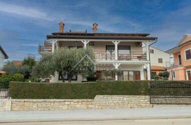 Haus zum Kauf 600.000 € 11 Zimmer 236 m² 600 m² Grundstück Novigrad 52466