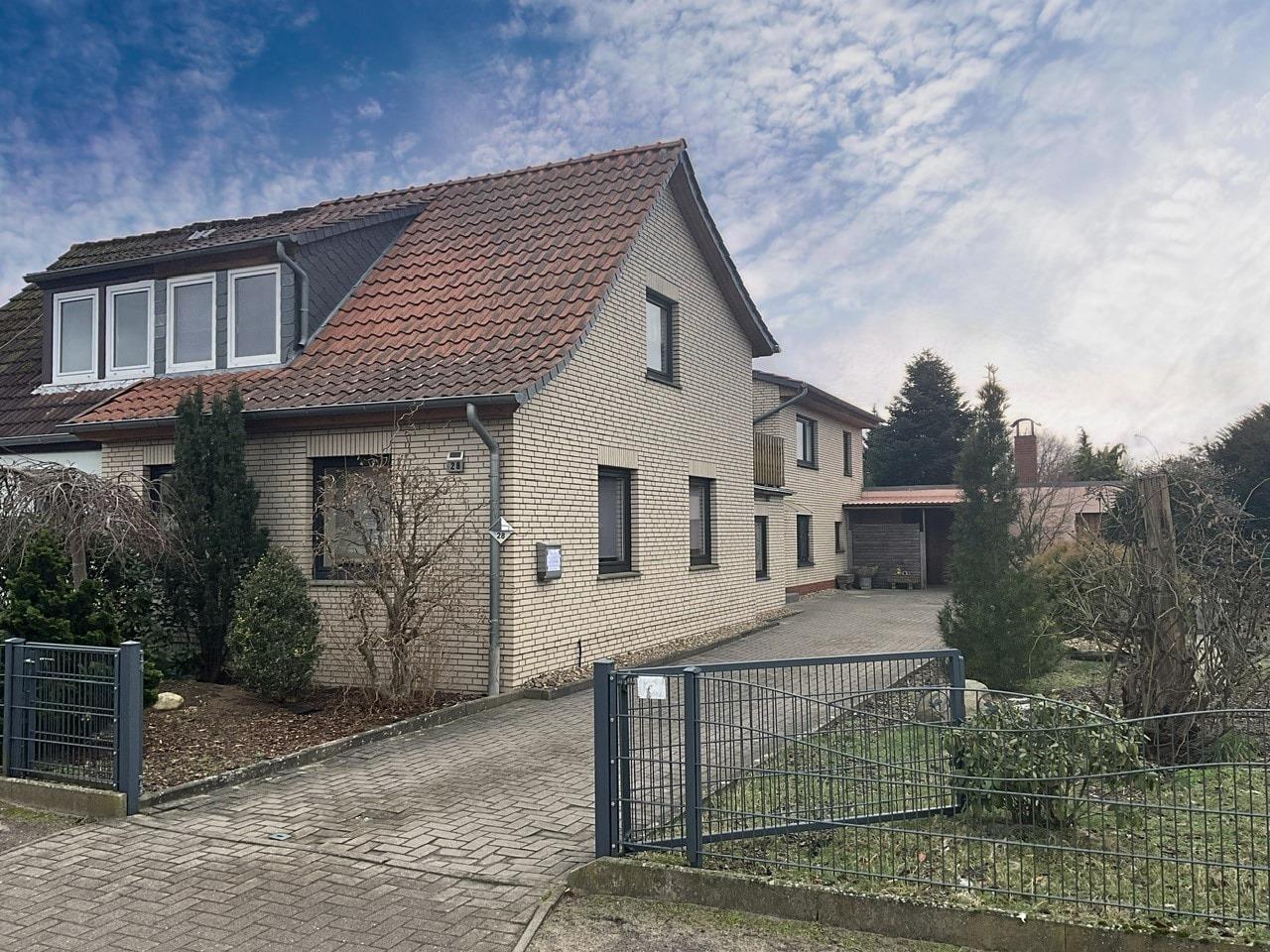 Doppelhaushälfte zum Kauf 178.000 € 8 Zimmer 161 m²<br/>Wohnfläche 818 m²<br/>Grundstück Nienburg Nienburg 31582