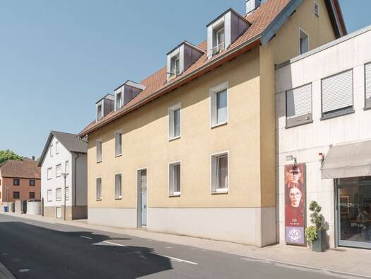 Mehrfamilienhaus zum Kauf 756.000 € 19 Zimmer 396 m² 351 m² Grundstück Hauptstraße 52 Höchberg 97204