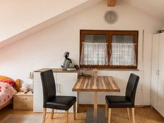 Studio zur Miete 375 € 1 Zimmer 25 m² 3. Geschoss frei ab 01.09.2026 Bruckmühl Bruckmühl 83052