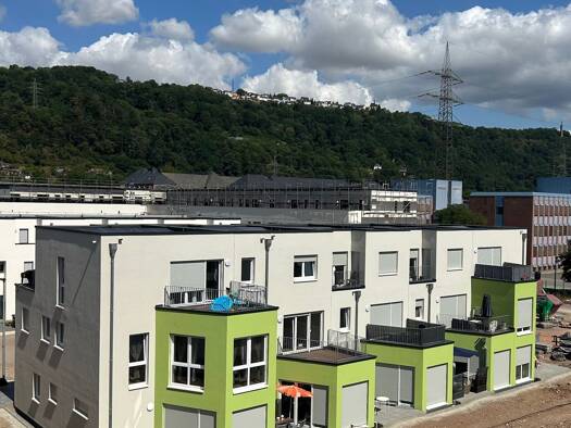 Wohnung zur Miete - Erstbezug 672 € 4 Zimmer 87,3 m² 1. Geschoss frei ab 01.09.2026 Trier-Süd Trier 54294