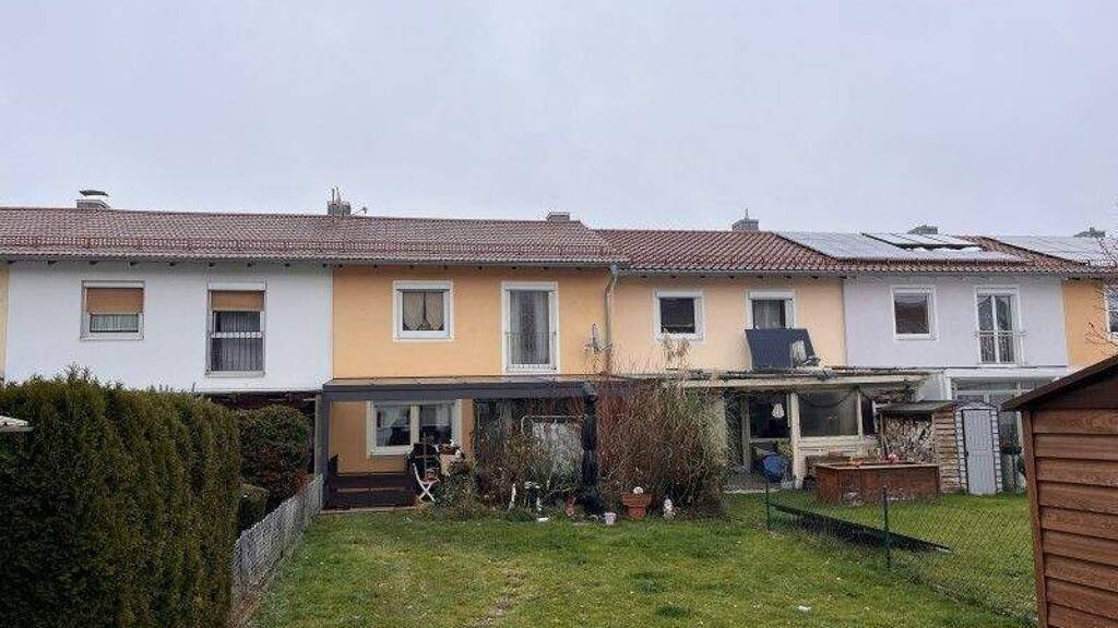 Reihenmittelhaus zum Kauf als Kapitalanlage geeignet 319.000 € 4 Zimmer 95 m² 209 m² Grundstück Neutraubling 93073