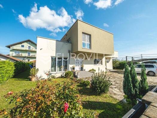 Haus zum Kauf 600.000 € 4 Zimmer 301 m² Centar Samobor
