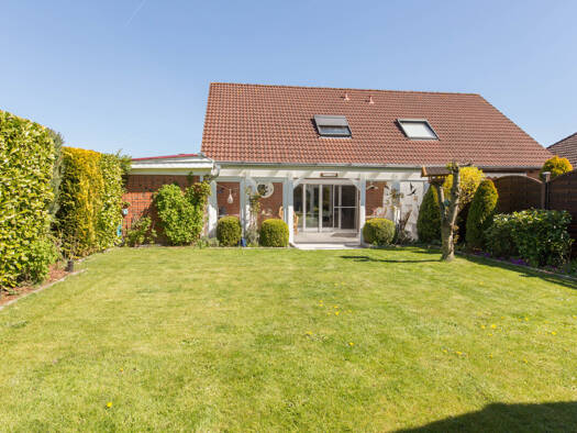 Doppelhaushälfte zum Kauf 329.000 € 4 Zimmer 106 m² 363 m² Grundstück Wees Wees 24999