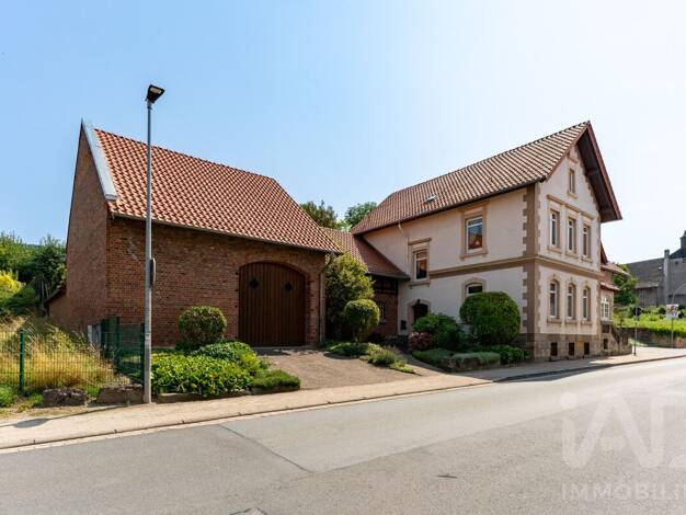Mehrfamilienhaus zum Kauf 375.000 € 9 Zimmer 300 m² 1.500 m² Grundstück Bisperode Coppenbrügge 31863
