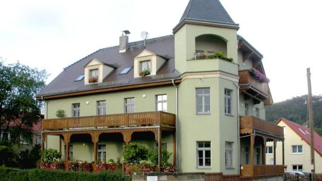 Wohnung zur Miete 1.300 € 4 Zimmer 164,4 m² 1. Geschoss frei ab 01.06.2026 Pillnitzer Landstraße 309 Hosterwitz/Pillnitz Dresden 01326