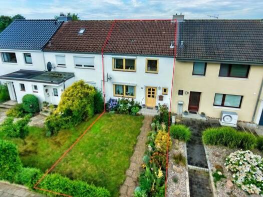 Reihenmittelhaus zum Kauf 169.000 € 4 Zimmer 84 m² 244 m² Grundstück frei ab 01.10.2026 Einfeld Einfeld 24536