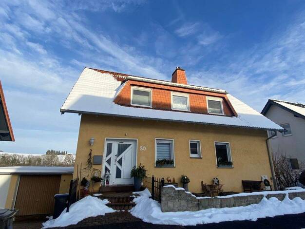 Einfamilienhaus zum Kauf provisionsfrei 369.000 € 8 Zimmer 220 m² 785 m² Grundstück Arzell Eiterfeld 36132