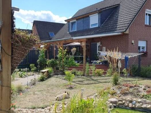 Doppelhaushälfte zum Kauf 399.000 € 8 Zimmer 162 m² 1.242 m² Grundstück frei ab sofort Ehra Ehra-Lessien 38468