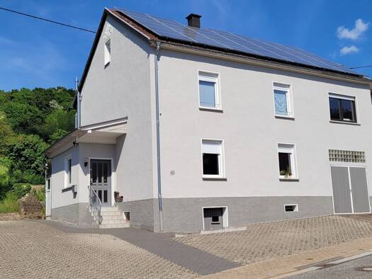 Mehrfamilienhaus zum Kauf provisionsfrei als Kapitalanlage geeignet 330.000 € 9 Zimmer 170 m² 2.000 m² Grundstück Honzrather Straße 69 Merchingen Merzig 66663