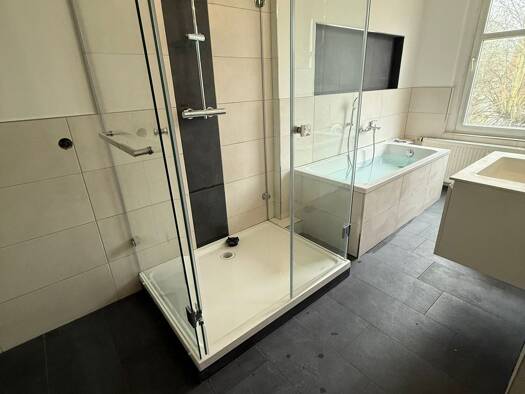Wohnung zur Miete 730 € 5 Zimmer 132 m² frei ab sofort Gotthold-Roth-Straße Greiz Greiz 07973