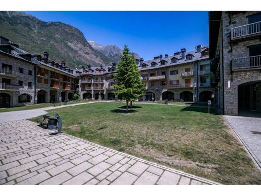 Verkaufsfläche zum Kauf 150.000 € 74 m² Verkaufsfläche Benasque/Benás 22440