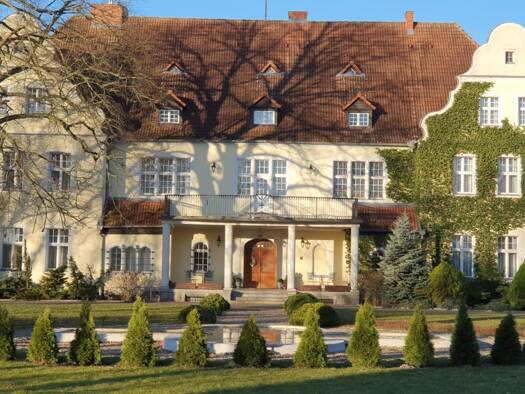 Hotel zum Kauf provisionsfrei 2.500.000 € 25 Zimmer 1.700 m² Gastrofläche 56.593 m² Grundstück Wolkowo 64060