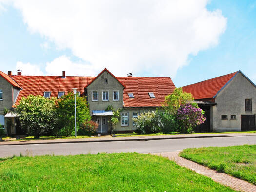 Haus zum Kauf 297.000 € 15 Zimmer 595 m² 67.692 m² Grundstück frei ab sofort Cheine Salzwedel 29410