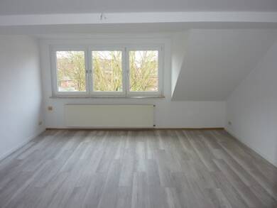 Wohnung zur Miete 520 € 4 Zimmer 86,6 m² Dachgeschoss, 3. Geschoss frei ab sofort Neue Straße 13 Weißenfels Weißenfels 06667