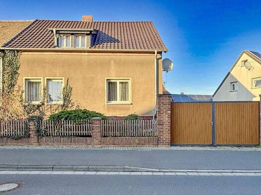 Doppelhaushälfte zum Kauf 79.000 € 7 Zimmer 80 m² 1.800 m² Grundstück Jeßnitz 06800