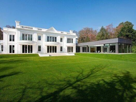 Haus zum Kauf 21.710.269 € 1.245 m² Weybridge