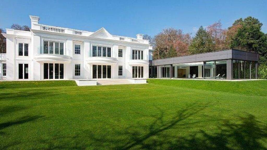 Haus zum Kauf 21.710.269 € 1.245 m² Weybridge