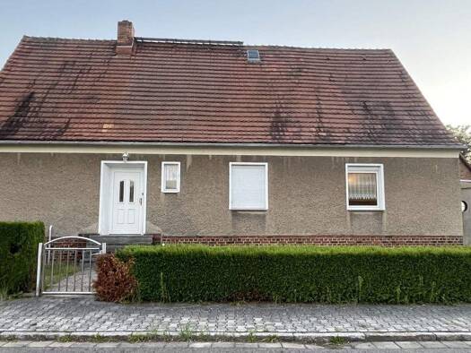 Einfamilienhaus zum Kauf 119.000 € 5 Zimmer 94 m² 1.986 m² Grundstück Laubusch 02991