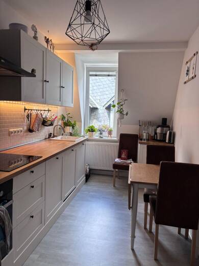 Wohnung zur Miete 975 € 2 Zimmer 68 m² Geschoss 3/3 frei ab 01.08.2025 Grombühl Würzburg 97080