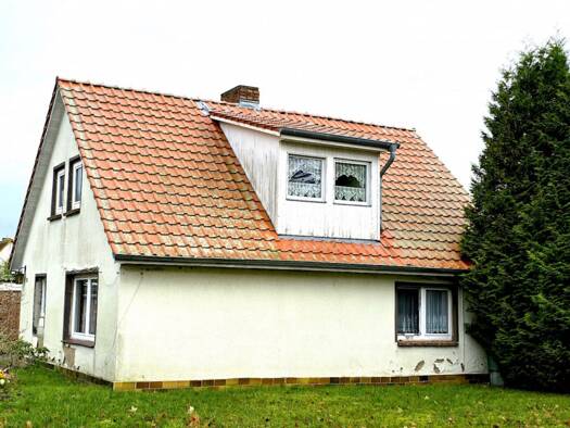 Einfamilienhaus zum Kauf 159.000 € 4 Zimmer 120 m² 2.725 m² Grundstück frei ab sofort Varbelvitz 8 Varbelvitz Ummanz 18569