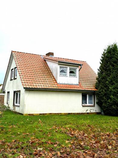 Einfamilienhaus zum Kauf 159.000 € 4 Zimmer 120 m² 2.725 m² Grundstück frei ab sofort Varbelvitz 8 Varbelvitz Ummanz 18569