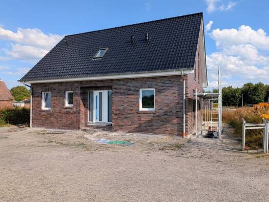 Einfamilienhaus zur Miete 1.400 € 5 Zimmer 128 m² 750 m² Grundstück frei ab 01.01.2026 Wiesmoor 26639
