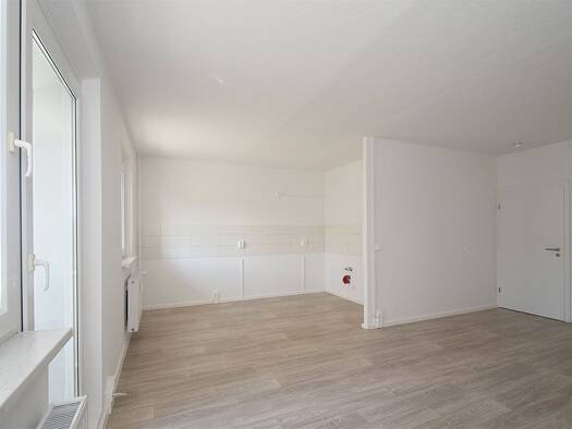 Wohnung zur Miete 481 € 3 Zimmer 70,4 m² 5. Geschoss frei ab sofort Lindenweg 1 Heide Nord West 06120