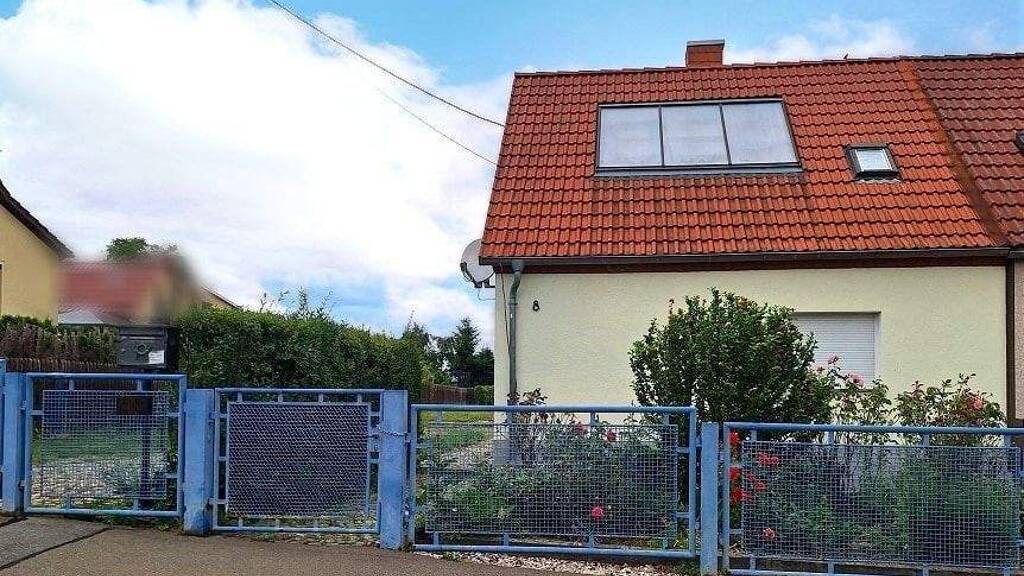 Doppelhaushälfte zum Kauf 149.000 € 3 Zimmer 60 m² 900 m² Grundstück Oberplanitz Zwickau 08062