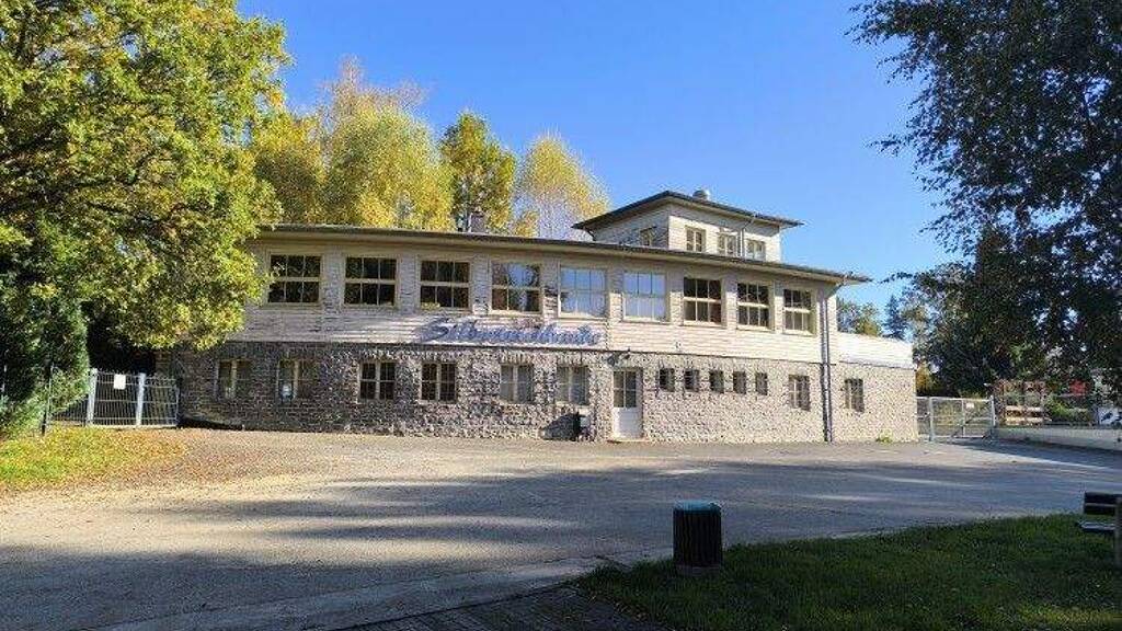 Gewerbeobjekt zum Kauf provisionsfrei als Kapitalanlage geeignet 320,5 m² 1.181 m² Grundstück Volksbadstraße 2a Seifhennersdorf 02782