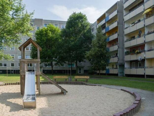 Wohnung zur Miete nur mit Wohnberechtigungsschein 442 € 3 Zimmer 64,3 m² 4. Geschoss frei ab 31.08.2026 Harthaer Straße 32 Gorbitz-Nord/Neu-Omsewitz Ortsamtsbereich Cotta 01169