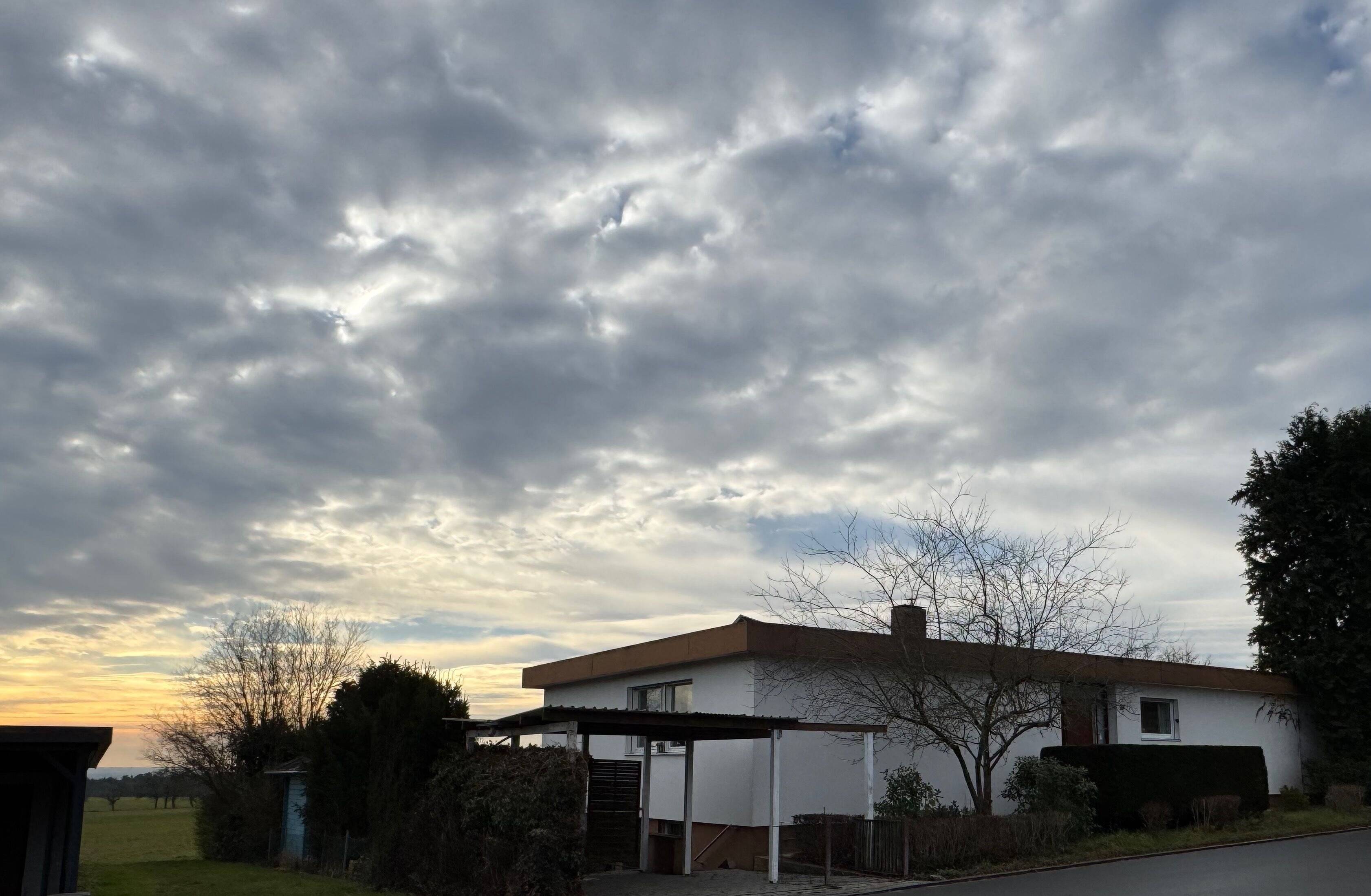 Bungalow zum Kauf 1.055.600 € 6 Zimmer 218 m²<br/>Wohnfläche 1.011 m²<br/>Grundstück ab sofort<br/>Verfügbarkeit Atzelsberger Str. 37 Marloffstein Marloffstein 91080