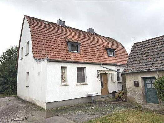 Doppelhaushälfte zum Kauf 42.000 € 3 Zimmer 85 m² 448 m² Grundstück frei ab sofort Laucha Laucha an der Unstrut 06636