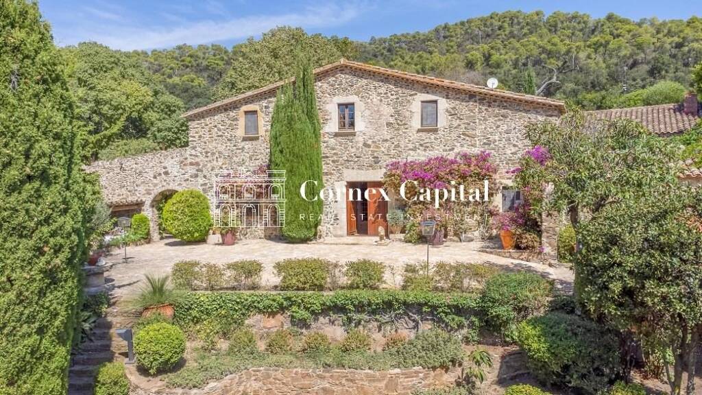 Haus zum Kauf 2.300.000 € 1.013 m² 9.828 m² Grundstück Vall-Llobrega 17253