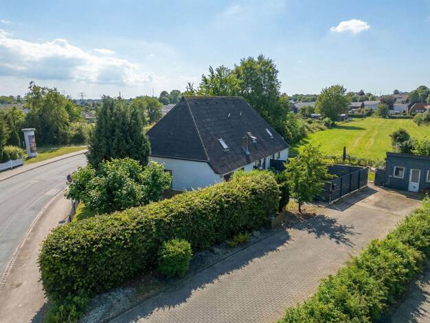 Mehrfamilienhaus zum Kauf provisionsfrei 329.000 € 11 Zimmer 239 m² 924 m² Grundstück Heide Heide 25746