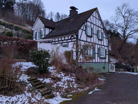 Einfamilienhaus zum Kauf 225.000 € 4 Zimmer 170 m² 740 m² Grundstück Herpel Drolshagen 57489