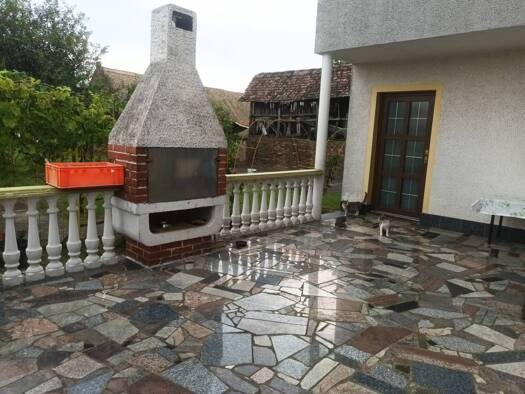 Haus zum Kauf 120.000 € 8 Zimmer 219 m² Bizovac