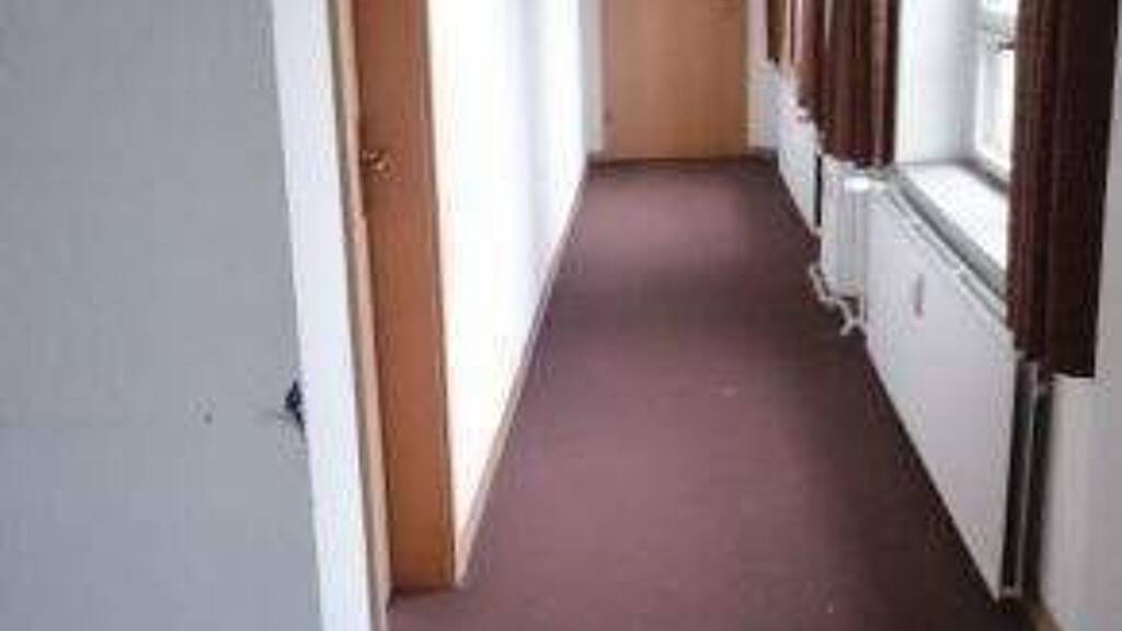 Bürofläche zur Miete provisionsfrei 293 € 2 Zimmer 119 m² Bürofläche teilbar von 51 m² bis 116 m² Auerbach 08209