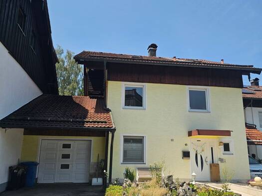 Einfamilienhaus zur Miete 2.300 € 7 Zimmer 160 m² 350 m² Grundstück frei ab sofort Freilassing 83395
