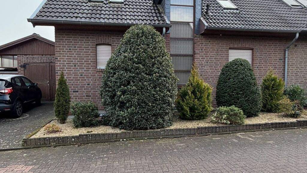 Doppelhaushälfte zum Kauf 360.000 € 3 Zimmer 120 m² 489 m² Grundstück frei ab sofort Niederkrüchten 41372