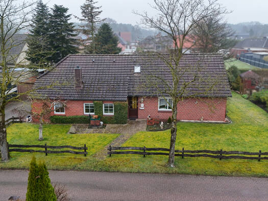 Einfamilienhaus zum Kauf provisionsfrei 149.000 € 4 Zimmer 80 m² 940 m² Grundstück frei ab sofort Neermoor Moormerland 26802