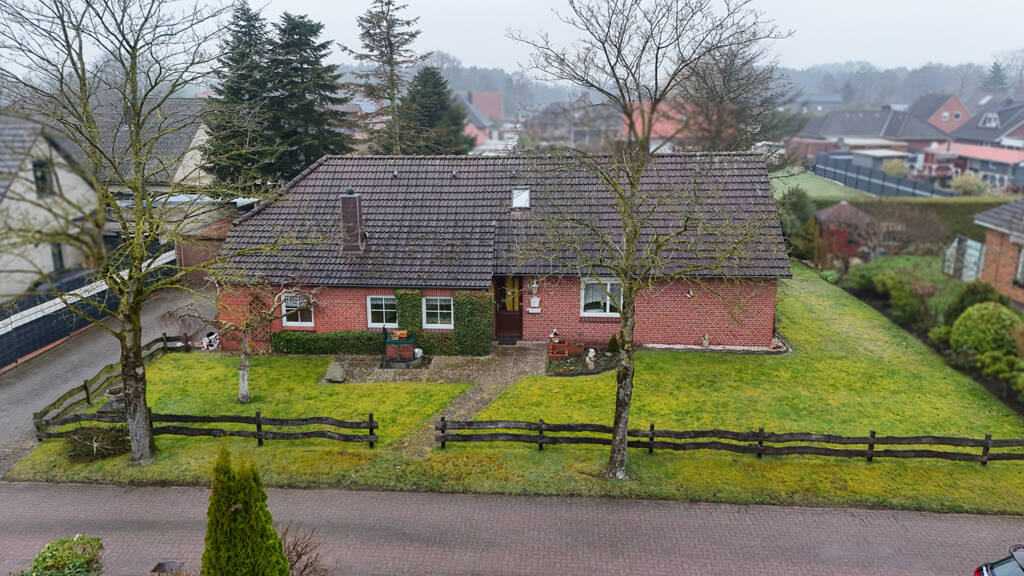 Einfamilienhaus zum Kauf provisionsfrei 149.000 € 4 Zimmer 80 m² 940 m² Grundstück frei ab sofort Neermoor Moormerland 26802