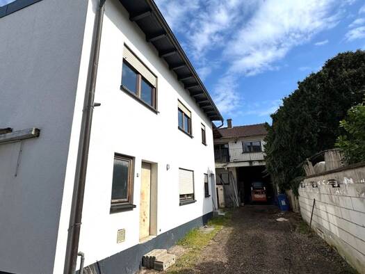 Mehrfamilienhaus zum Kauf 299.000 € 9 Zimmer 231,4 m² 280 m² Grundstück frei ab sofort Oberhausen Oberhausen-Rheinhausen 68794