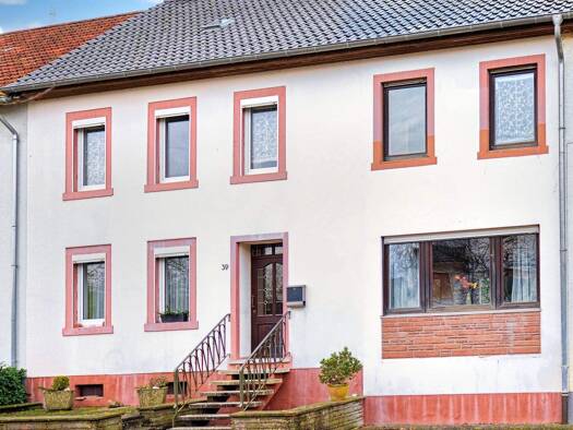 Reihenmittelhaus zum Kauf 150.000 € 8 Zimmer 157 m² 419 m² Grundstück Großlittgen 54534