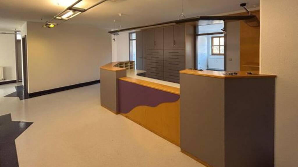 Bürofläche zur Miete 1.495 € 9 Zimmer 169 m² Bürofläche Nittendorf 93152