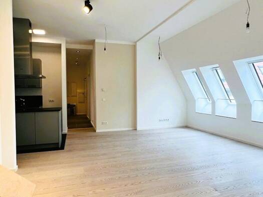 Terrassenwohnung zum Kauf - Erstbezug 3 Zimmer 121 m² Geschoss 3/3 frei ab sofort Lankwitz Berlin 12249