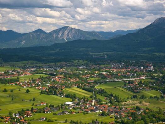 Haus zum Kauf 24 Zimmer 350 m² 2.500 m² Grundstück Murnau Murnau am Staffelsee 82418